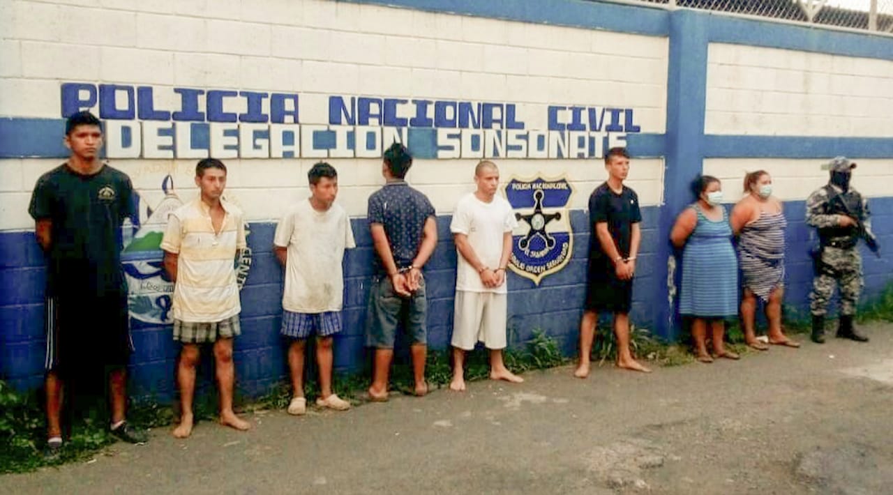 PNC captura a 7 pandilleros que amenazaban a los habitantes de San Julián, Sonsonate pnc-captura-a-6-pandilleros-que-amenazaban-a-los-habitantes-de-san-julian-sonsonate
